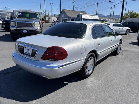 Used 2000 Lincoln Continental Base 4dr Sedan image 5