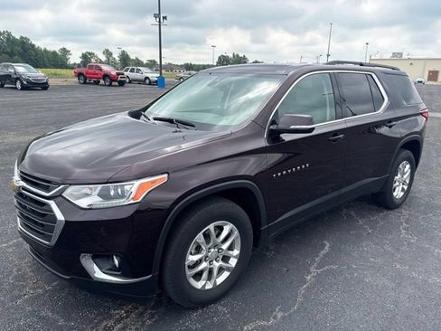 Used 2021 Chevrolet Traverse LT FWD image 1