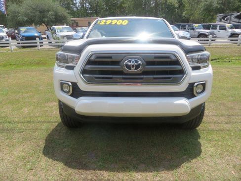 Used 2017 Toyota Tacoma Limited w/ Tow Package AWD/4WD image 3