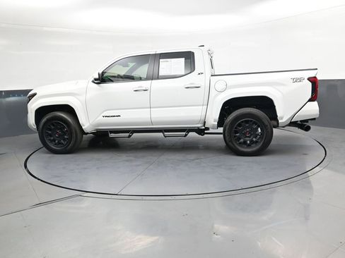 Used 2024 Toyota Tacoma TRD Sport w/ TRD Sport Upgrade Package image 7