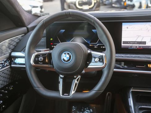 Used 2025 BMW i7 xDrive60 image 12