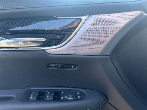 Certified 2025 Cadillac XT6 Premium Luxury image 12