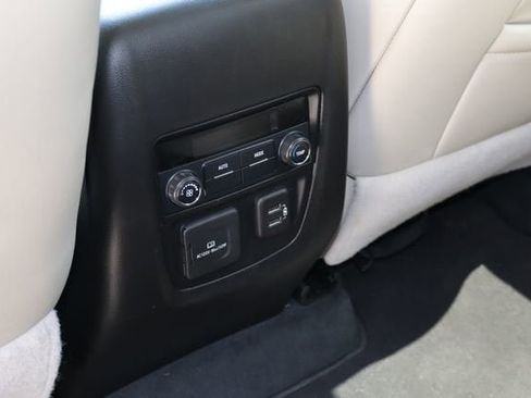 Used 2022 Buick Enclave Essence w/ Experience Buick Package FWD image 21