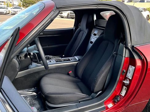 Used 2006 MAZDA MX-5 Miata Sport image 6