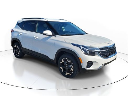 New 2025 Kia Seltos S image 2