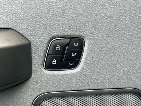 Used 2022 Ford F250 Limited image 25