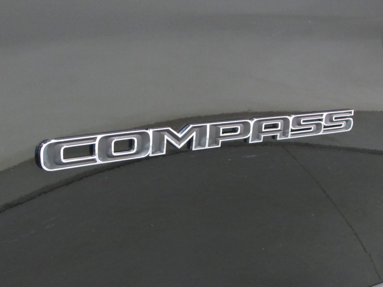 Used 2022 Jeep Compass Latitude AWD/4WD image 32