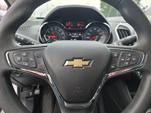 Used 2018 Chevrolet Cruze LT w/ Convenience Package image 26