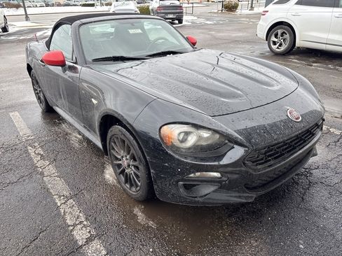 Used 2018 FIAT 124 Spider Classica image 9