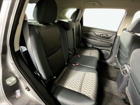 Used 2018 Nissan Rogue S image 26