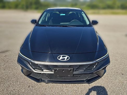 Used 2024 Hyundai Elantra SEL FWD image 8