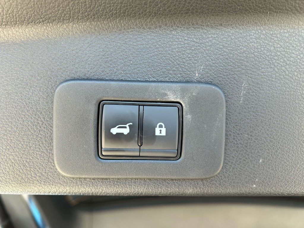 Certified 2025 Nissan Murano SL w/ Cargo Package AWD/4WD image 16
