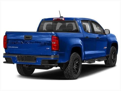 Used 2022 Chevrolet Colorado Z71 RWD image 2