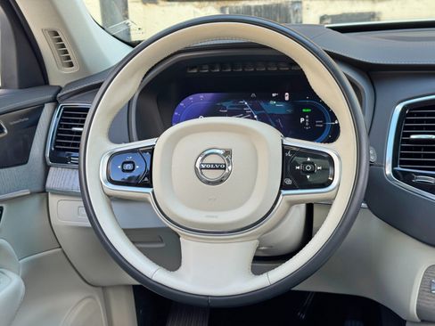 Used 2025 Volvo XC90 T8 Ultra w/ Protection Package Premier AWD/4WD image 22