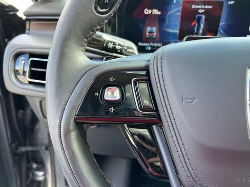 Used 2025 Lincoln Aviator Reserve w/ Luxury Package image 21