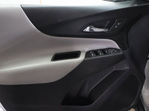 Used 2022 Chevrolet Equinox LS w/ LS Convenience Package image 16