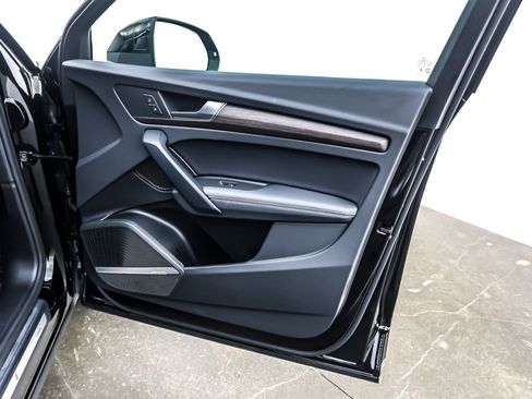 Used 2025 Audi Q5 2.0T Premium Plus w/ Premium Plus Package image 25