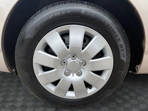 Used 2003 Toyota Corolla CE FWD image 14