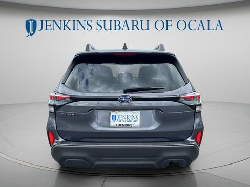 Used 2025 Subaru Forester Premium AWD/4WD image 4
