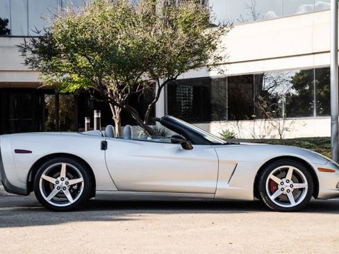 Used 2006 Chevrolet Corvette Convertible w/ Preferred Equipment Group image 8