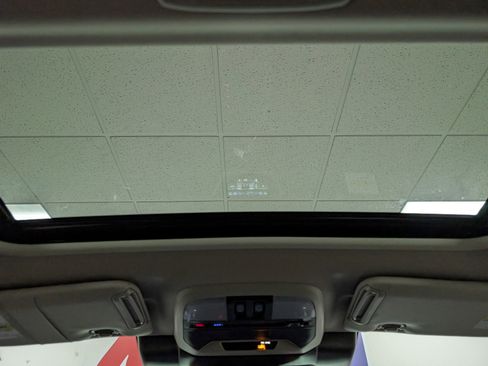 Certified 2025 Subaru Crosstrek 2.0i Premium image 8