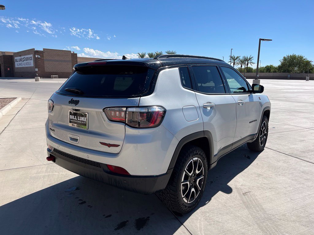 Certified 2025 Jeep Compass Trailhawk AWD/4WD image 7