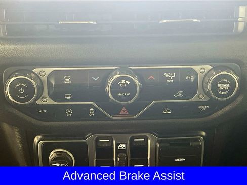 Used 2024 Jeep Wrangler Sport S image 18