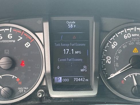 Used 2020 Toyota Tacoma TRD Sport w/ Technology Package image 8