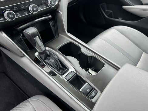 Used 2020 Honda Accord EX image 31