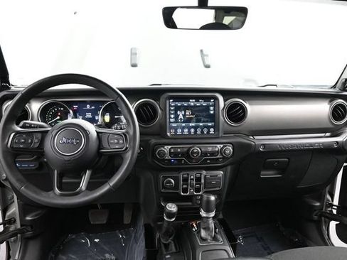 Used 2023 Jeep Wrangler Unlimited w/ Sun & Screen Package AWD/4WD image 16