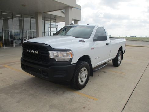 Used 2022 RAM 2500 Tradesman AWD/4WD image 2