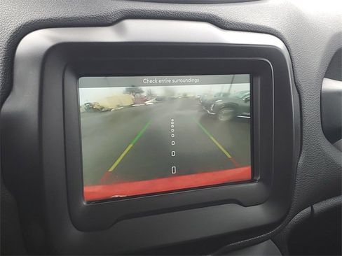 Used 2018 Jeep Renegade Altitude image 23