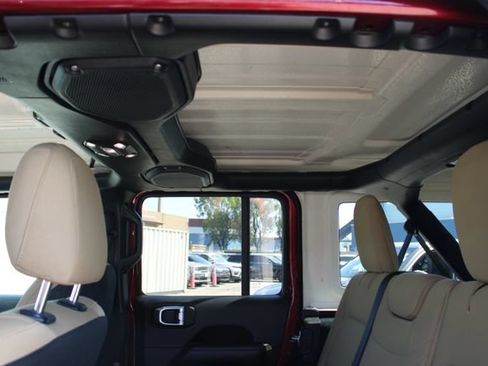 Used 2022 Jeep Wrangler Unlimited Sahara w/ LED Lighting Group AWD/4WD image 40