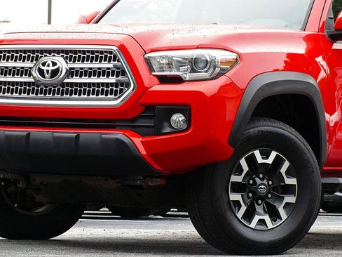 Used 2016 Toyota Tacoma TRD Off-Road w/ Premium & Technology Package AWD/4WD image 7