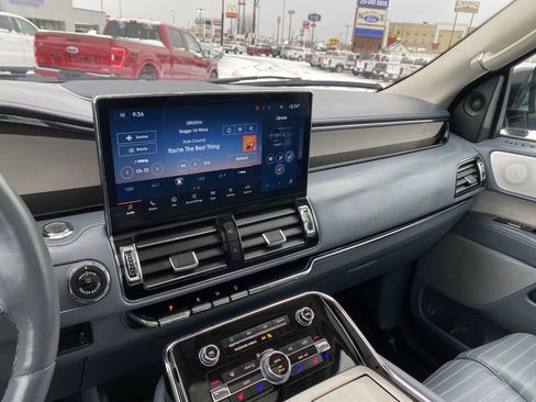 Used 2024 Lincoln Navigator L Black Label image 22