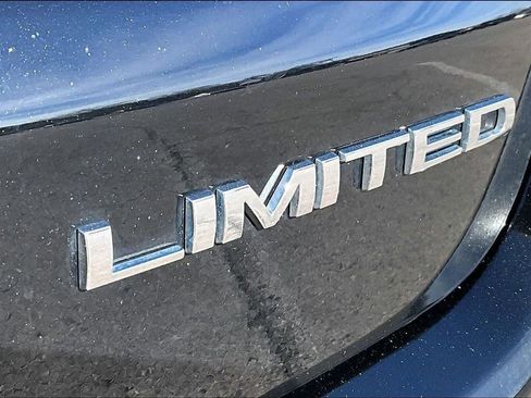 Used 2023 Jeep Compass Limited image 8