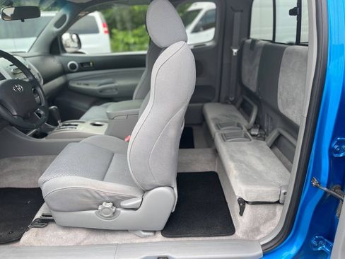 Used 2006 Toyota Tacoma PreRunner RWD image 18