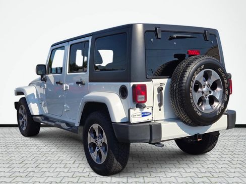 Used 2016 Jeep Wrangler Unlimited Sahara w/ Max Tow Package AWD/4WD image 10