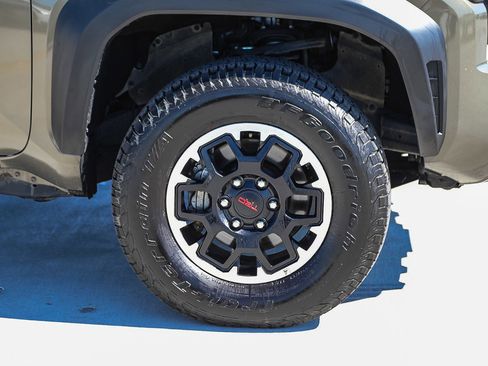 Used 2024 Toyota Tacoma TRD Off-Road w/ TRD Off Road Upgrade Package image 10