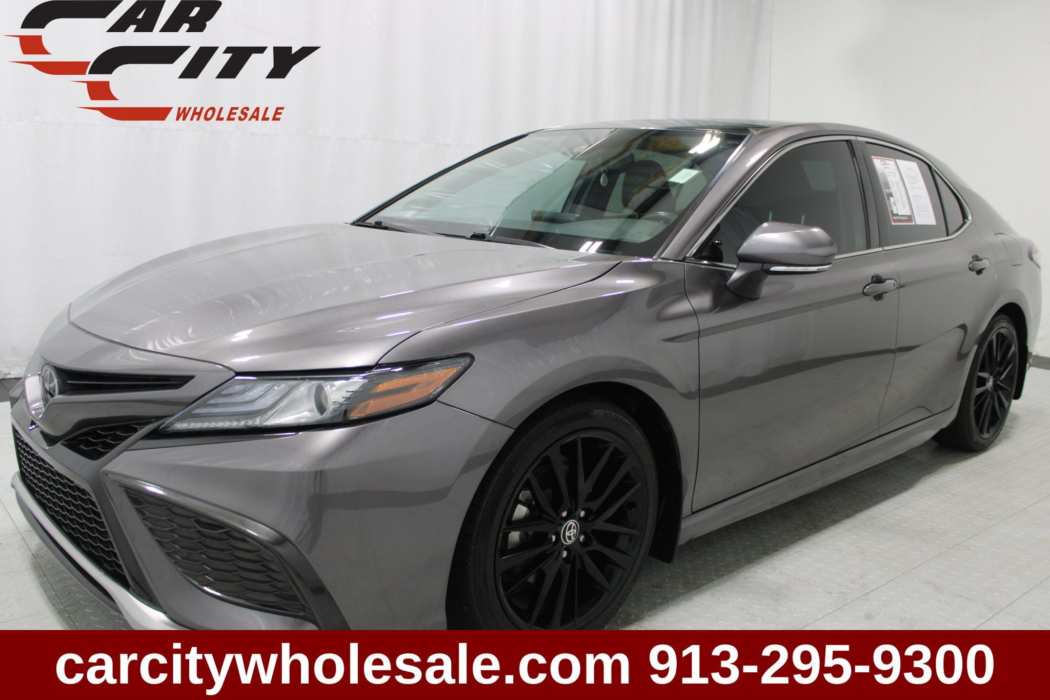 Used 2022 Toyota Camry XSE w/ Navigation Package FWD image 1