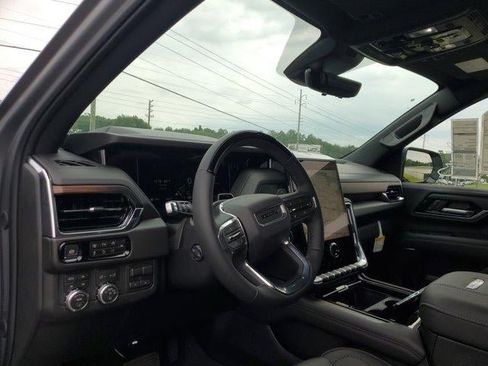 New 2026 GMC Yukon Denali w/ Denali Reserve Package AWD/4WD image 17