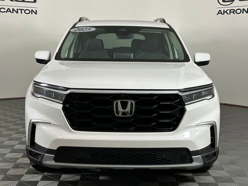Used 2025 Honda Pilot Elite image 12