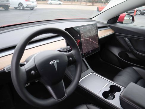Used 2021 Tesla Model 3 Performance image 18