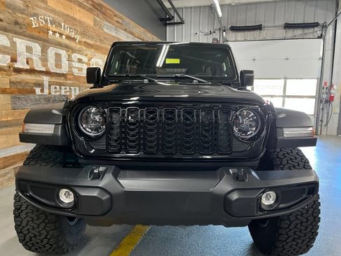 Used 2025 Jeep Wrangler Unlimited Sport AWD/4WD image 6