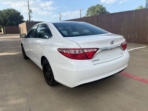 Used 2015 Toyota Camry LE FWD image 4