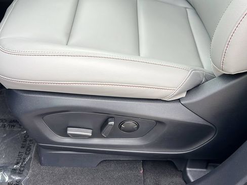 New 2026 Ford Explorer Active w/ Active Comfort Package RWD image 17