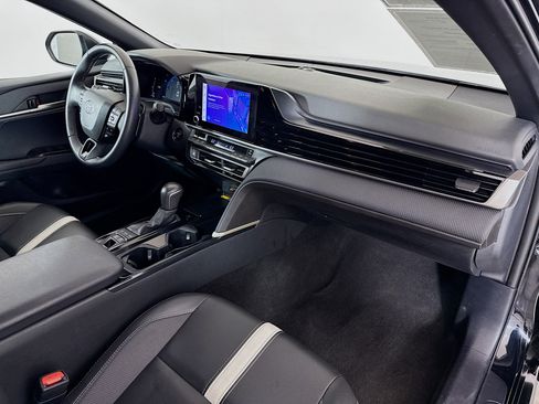 Used 2025 Toyota Camry SE image 25