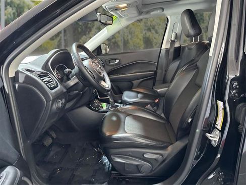 Used 2018 Jeep Compass Latitude image 9