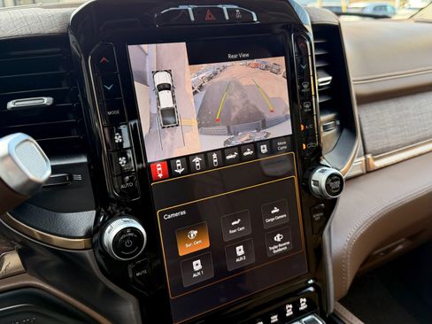 Used 2024 RAM 2500 Limited w/ Towing Technology Group image 62