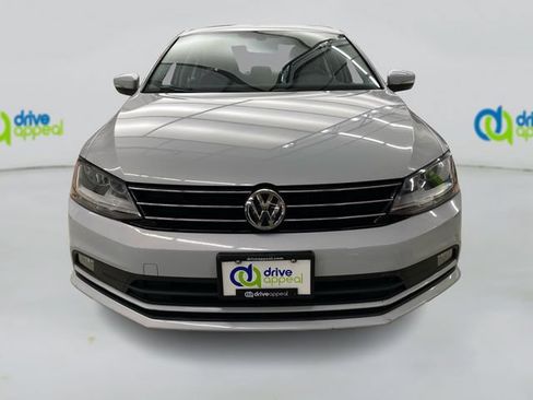 Used 2017 Volkswagen Jetta SEL FWD image 16